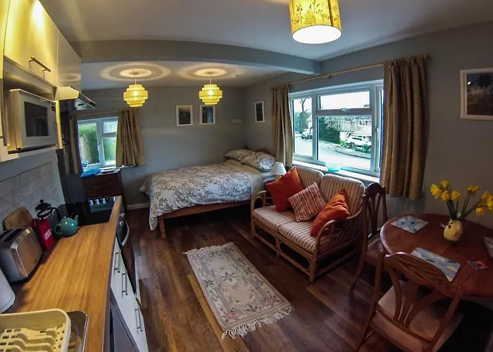 Cheltenham Studio Apartment